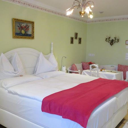 Hotel Schneider-Goessl Wina Bagian luar foto