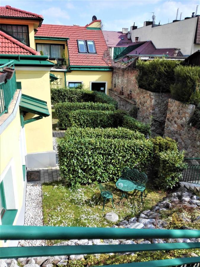 Hotel Schneider-Goessl Wina Bagian luar foto