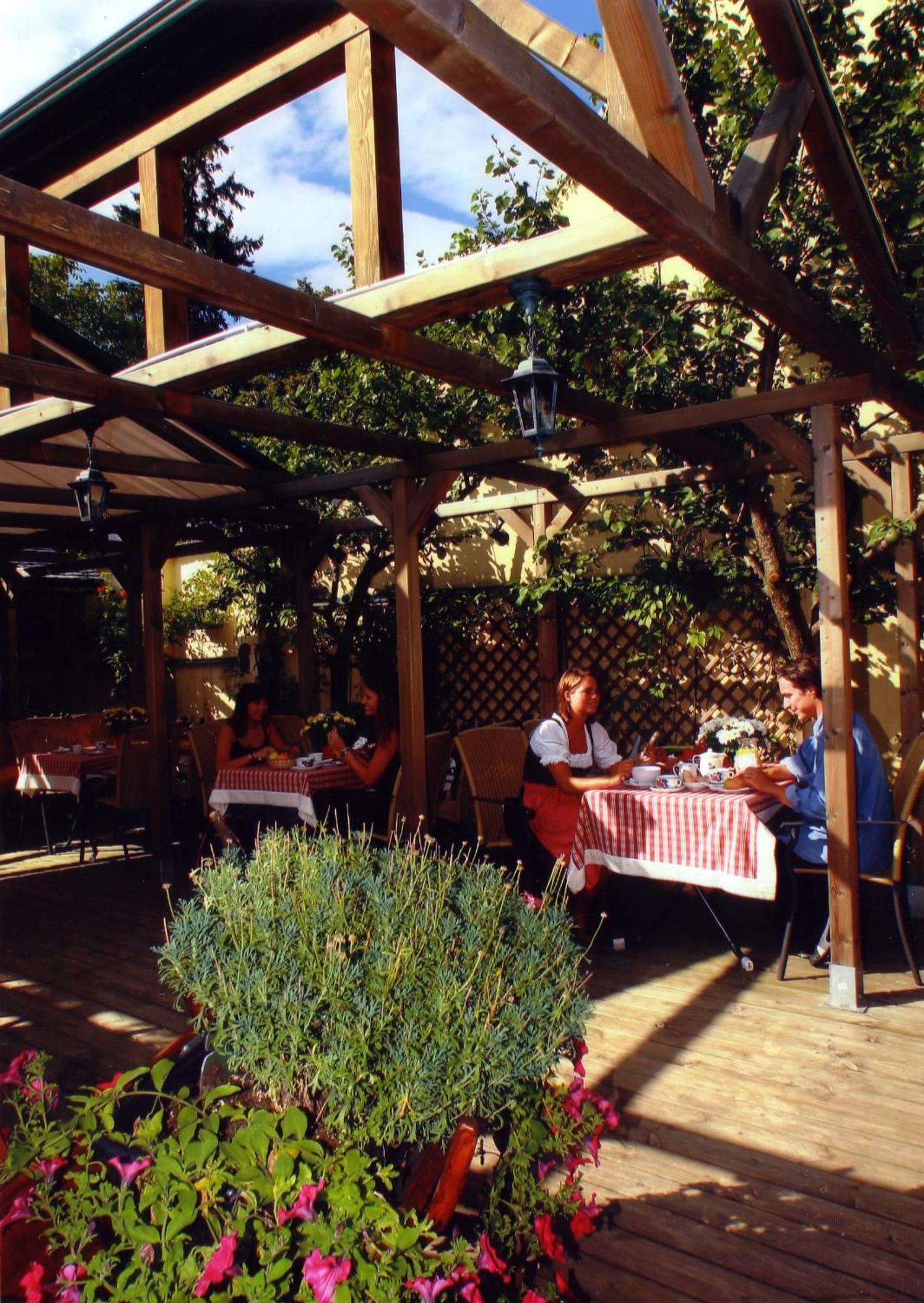 Hotel Schneider-Goessl Wina Bagian luar foto