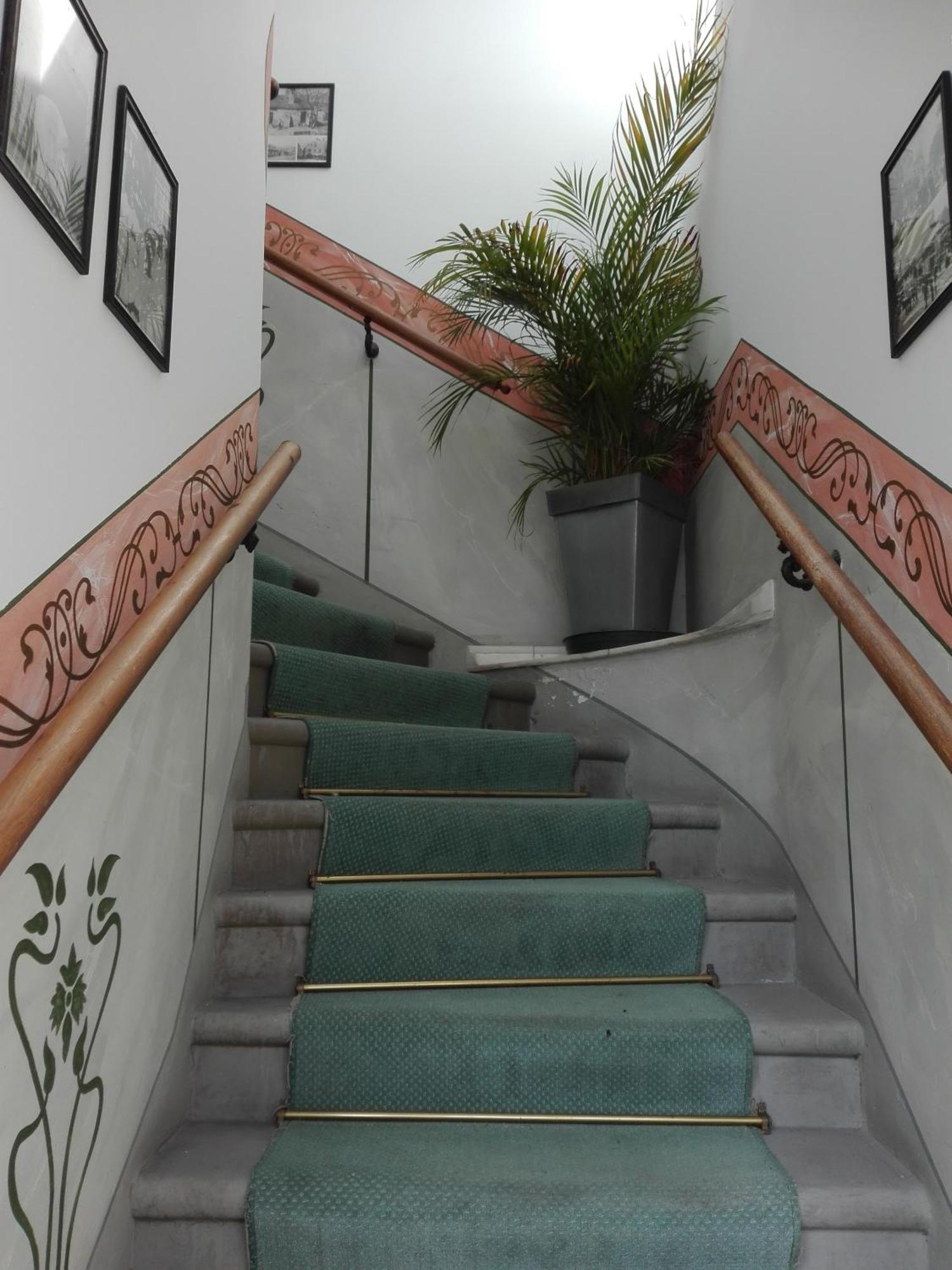 Hotel Schneider-Goessl Wina Bagian luar foto