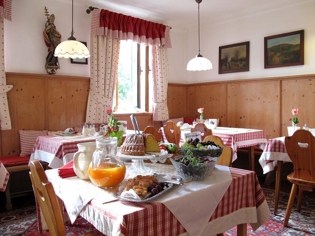 Hotel Schneider-Goessl Wina Bagian luar foto