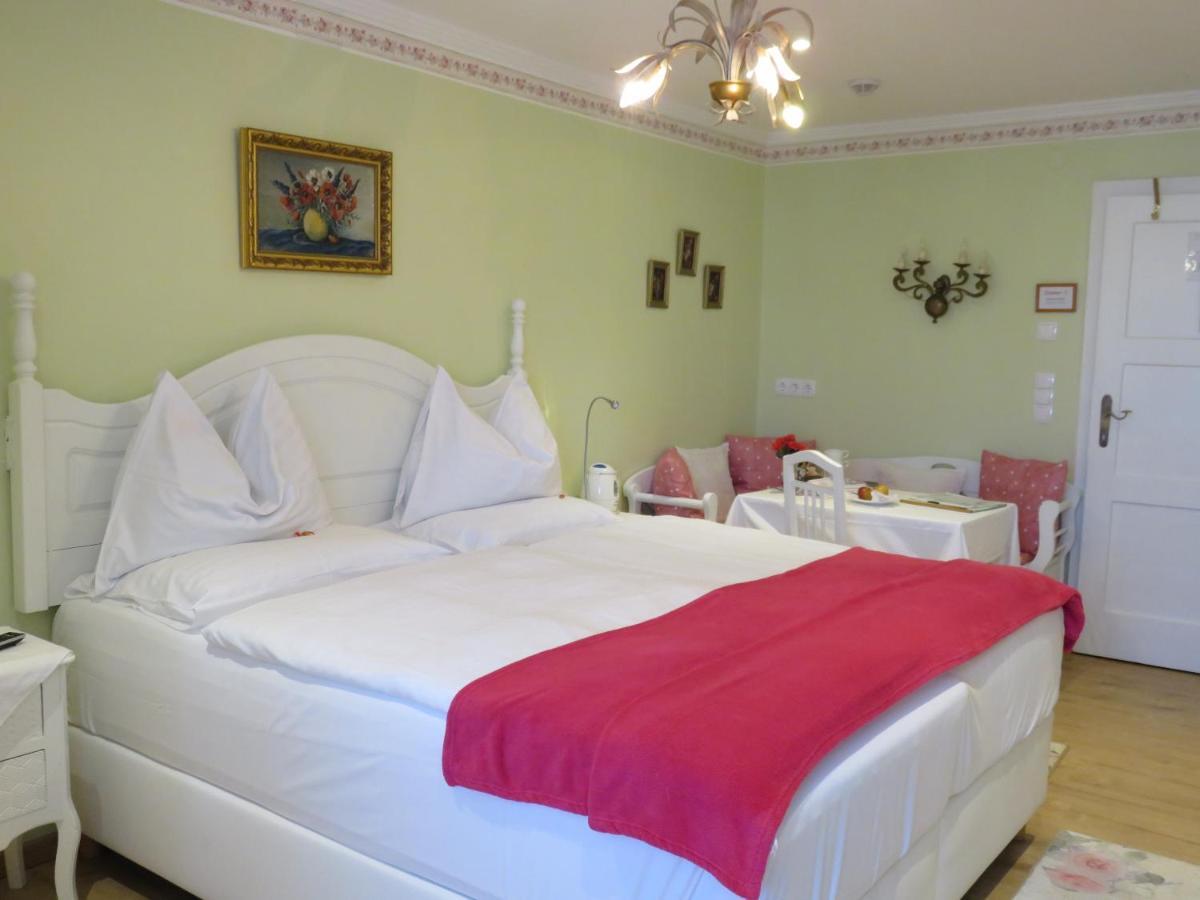 Hotel Schneider-Goessl Wina Bagian luar foto